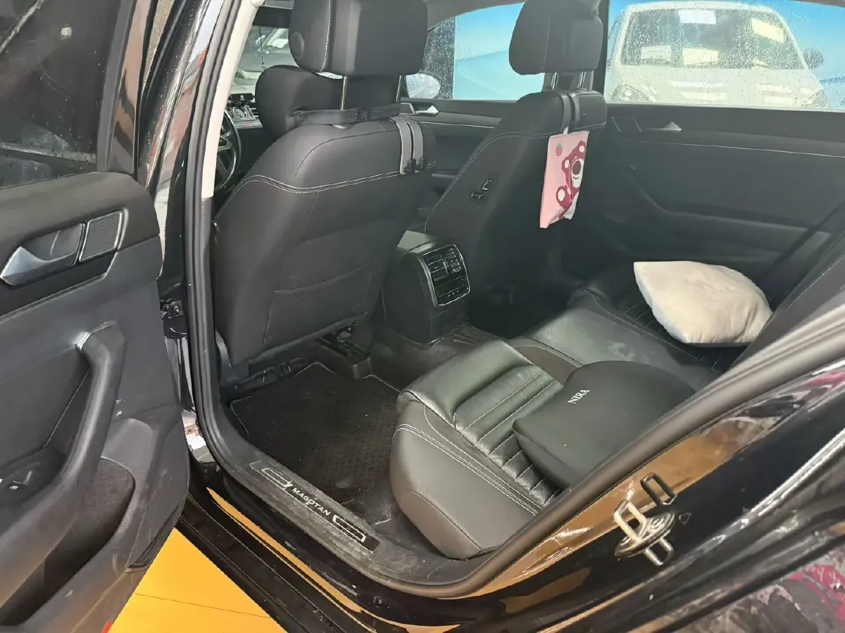2020 Volkswagen Magotan 2.0T 186HP L4 7DCT,autocango,china used car exporter,china ev exporter,chinese used car exporter,chinese used ev exporter