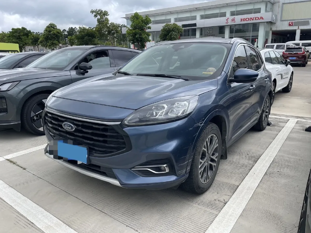 2020 Ford Escape 2.0T 248HP L4 8AT,autocango,china used car exporter,china ev exporter,chinese used car exporter,chinese used ev exporter