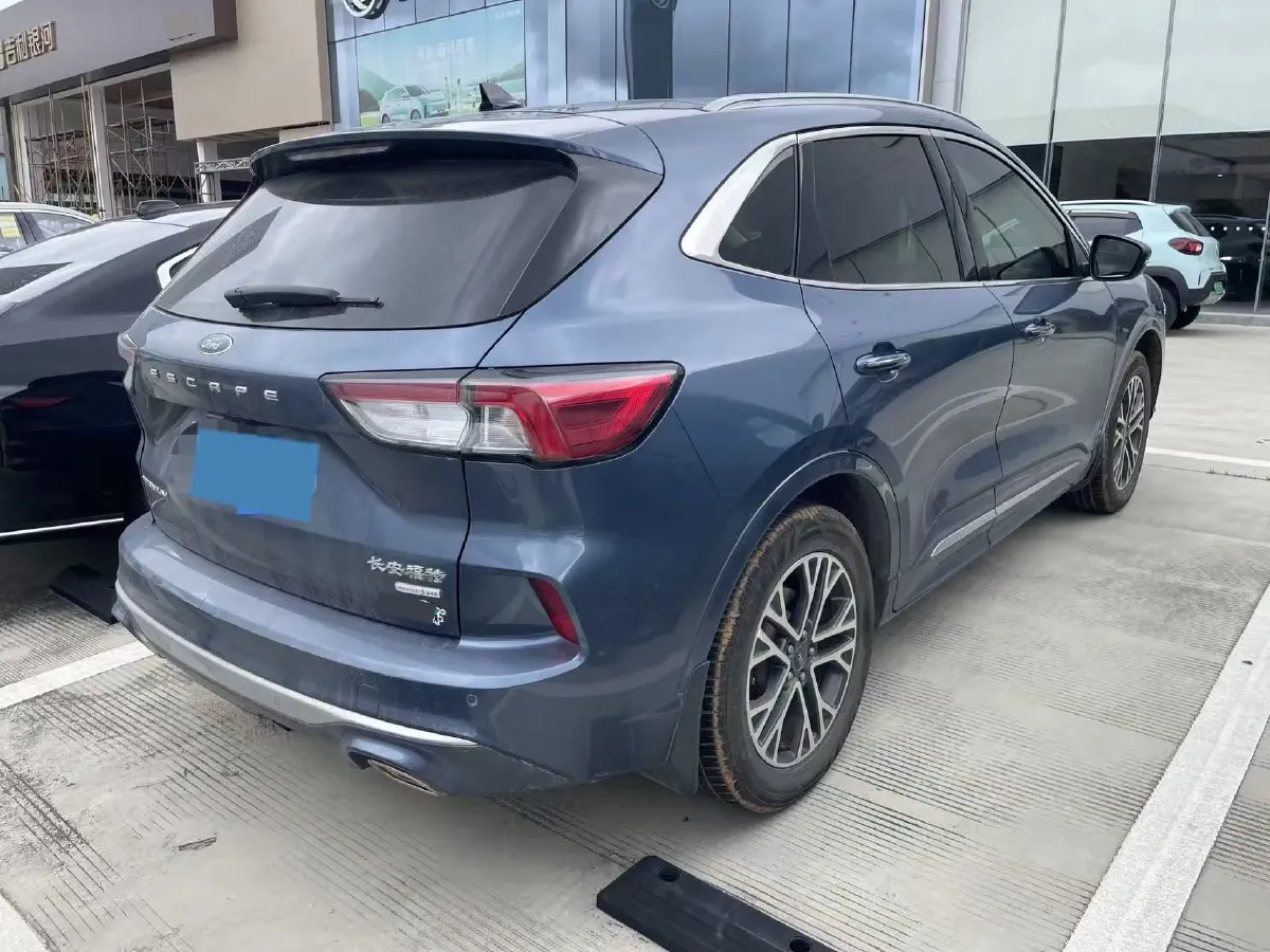 2020 Ford Escape 2.0T 248HP L4 8AT,autocango,china used car exporter,china ev exporter,chinese used car exporter,chinese used ev exporter