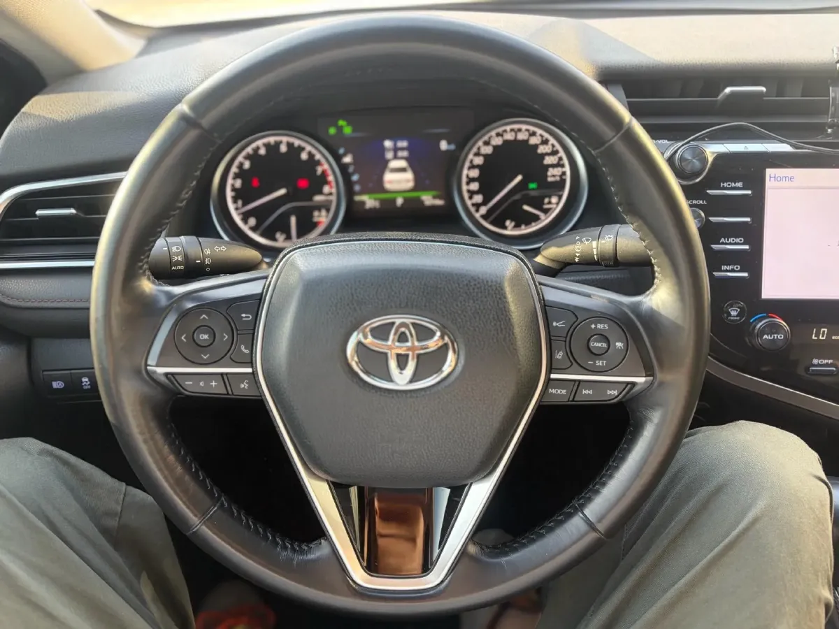 2018 Toyota Camry 2.5L 209HP L4 8AT,autocango,china used car exporter,china ev exporter,chinese used car exporter,chinese used ev exporter