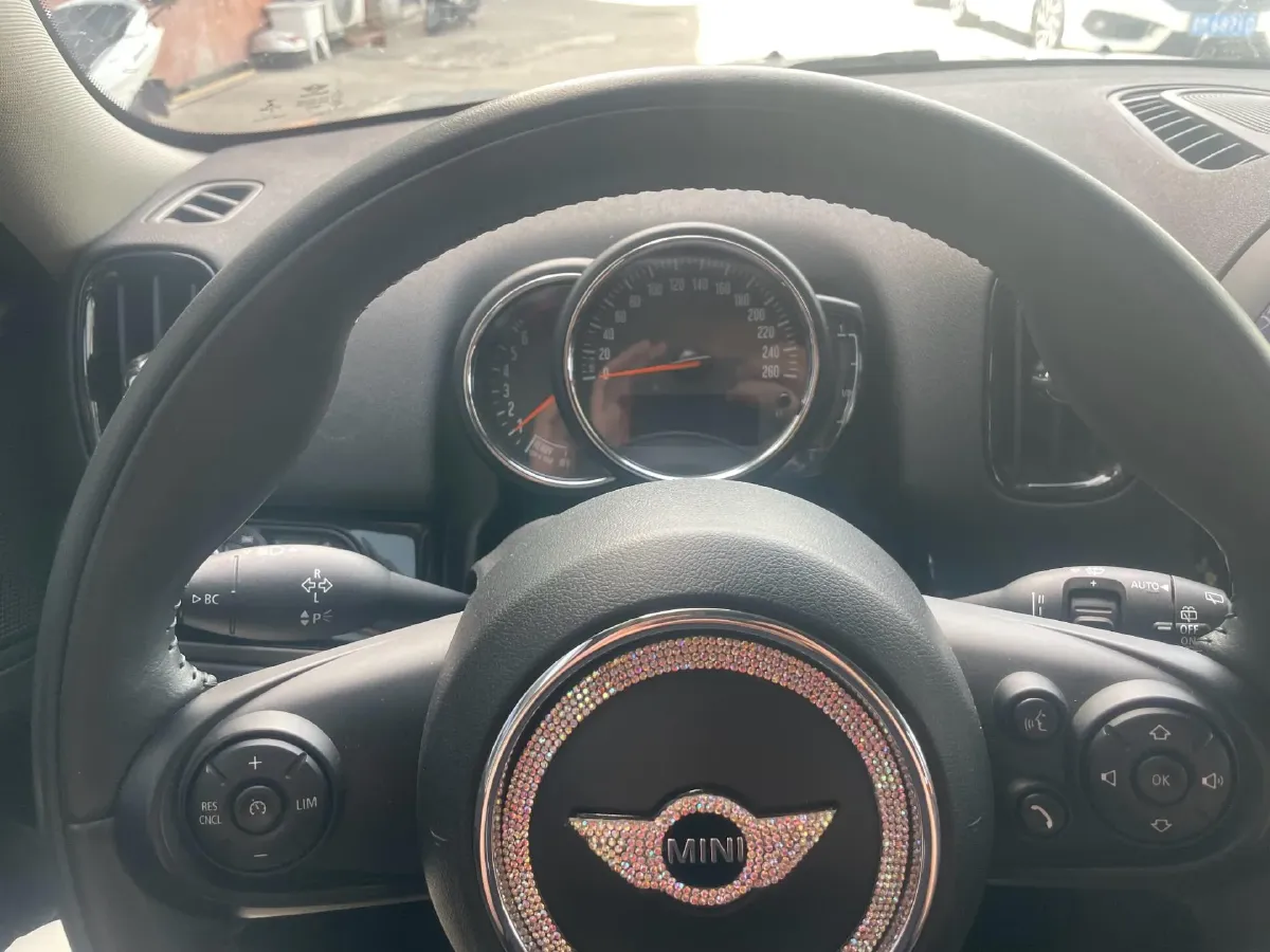 2020 MINI COUNTRYMAN 2.0T 192HP L4 7DCT,autocango,china used car exporter,china ev exporter,chinese used car exporter,chinese used ev exporter