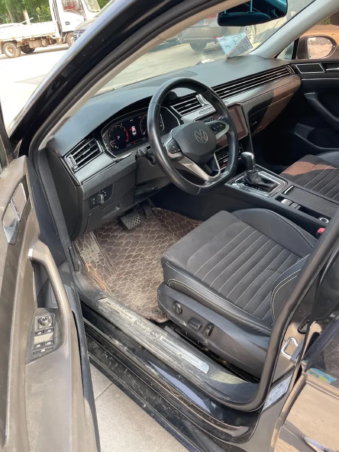 2020 Volkswagen Magotan 2.0T 186HP L4 7DCT,autocango,china used car exporter,china ev exporter,chinese used car exporter,chinese used ev exporter