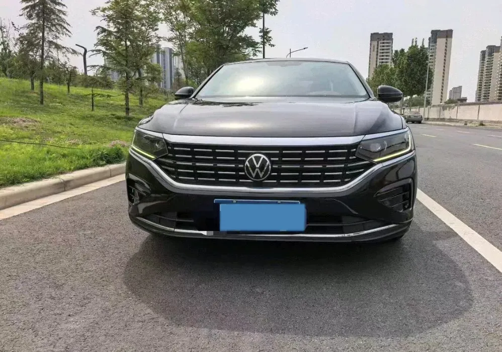 2021 Volkswagen Passat 2.0T 186HP L4 7DCT,autocango,china used car exporter,china ev exporter,chinese used car exporter,chinese used ev exporter