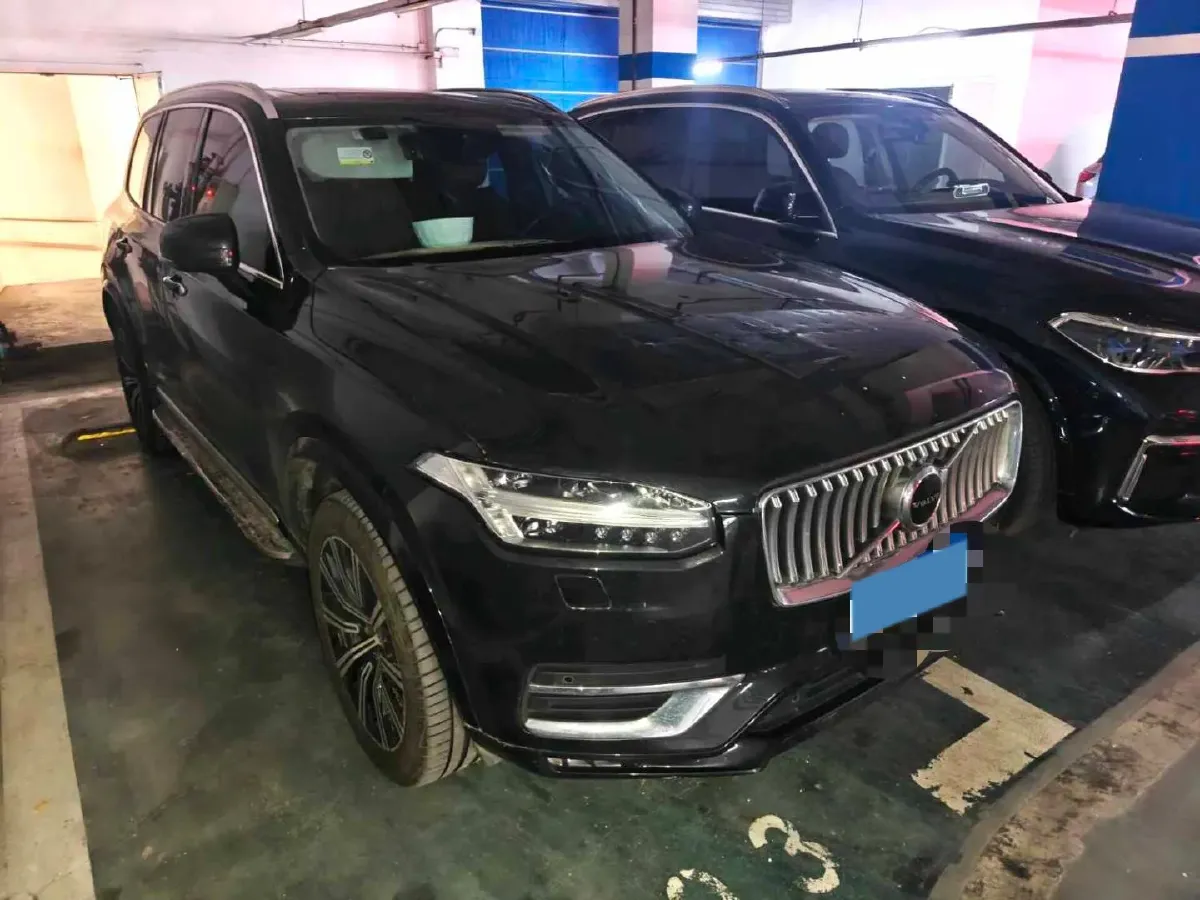 2020 Volvo XC90 2.0T 320HP L4 8AT,autocango,china used car exporter,china ev exporter,chinese used car exporter,chinese used ev exporter