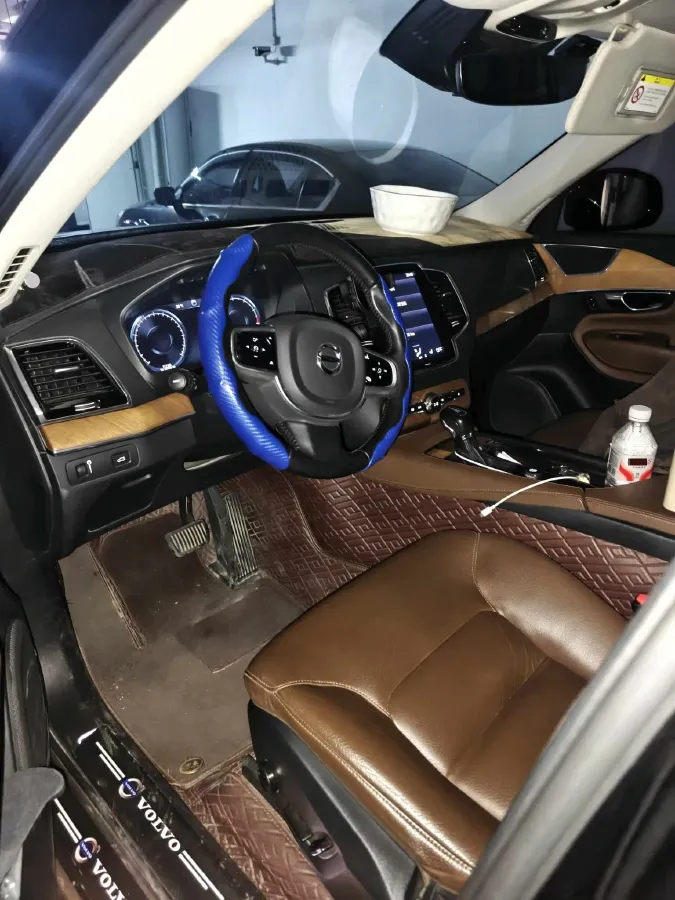 2020 Volvo XC90 2.0T 320HP L4 8AT,autocango,china used car exporter,china ev exporter,chinese used car exporter,chinese used ev exporter