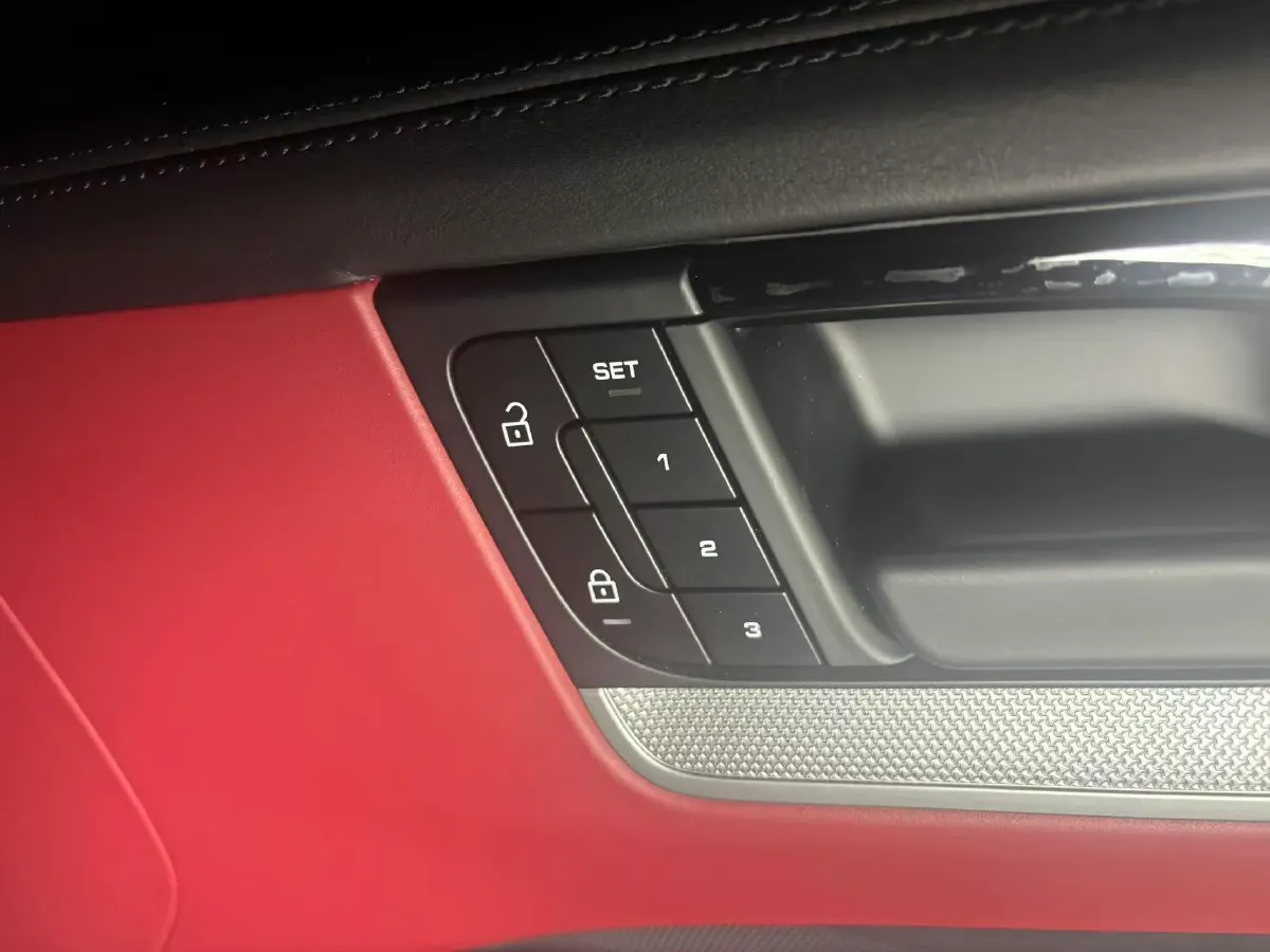 2024 Porsche Cayenne 3.0T 354HP V6 8AT,autocango,china used car exporter,china ev exporter,chinese used car exporter,chinese used ev exporter