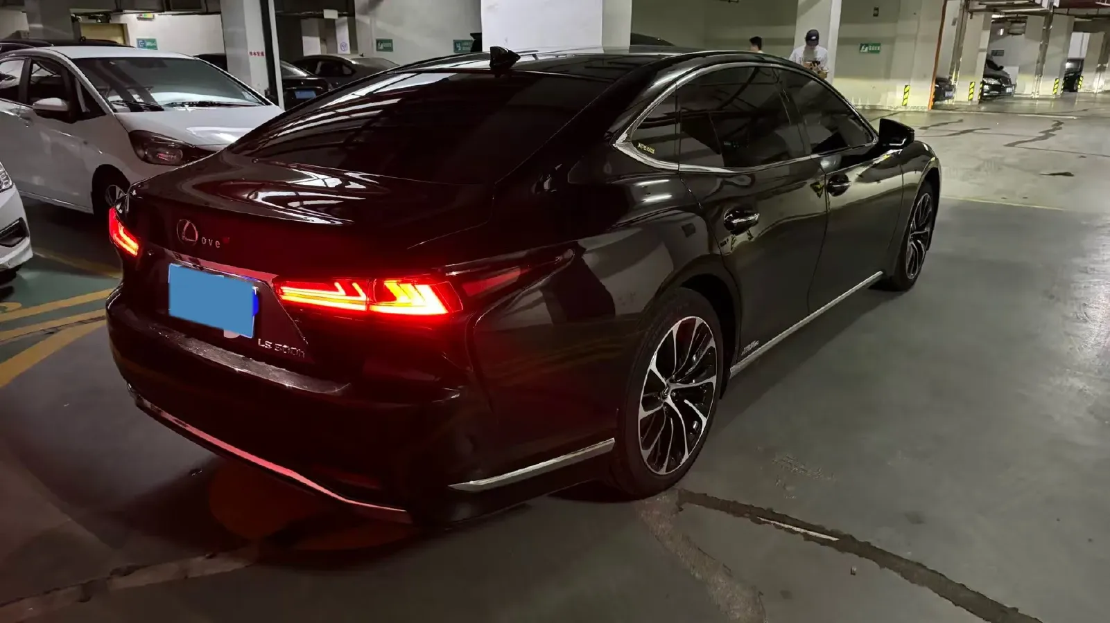 2020 Lexus LS 3.5L 299HP V6 E-CVT Hybrid,autocango,china used car exporter,china ev exporter,chinese used car exporter,chinese used ev exporter