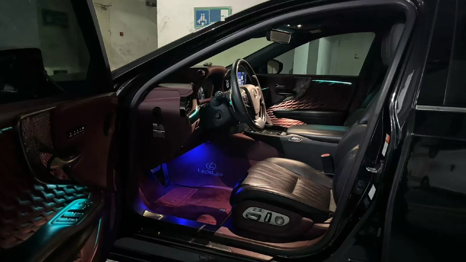 2020 Lexus LS 3.5L 299HP V6 E-CVT Hybrid,autocango,china used car exporter,china ev exporter,chinese used car exporter,chinese used ev exporter