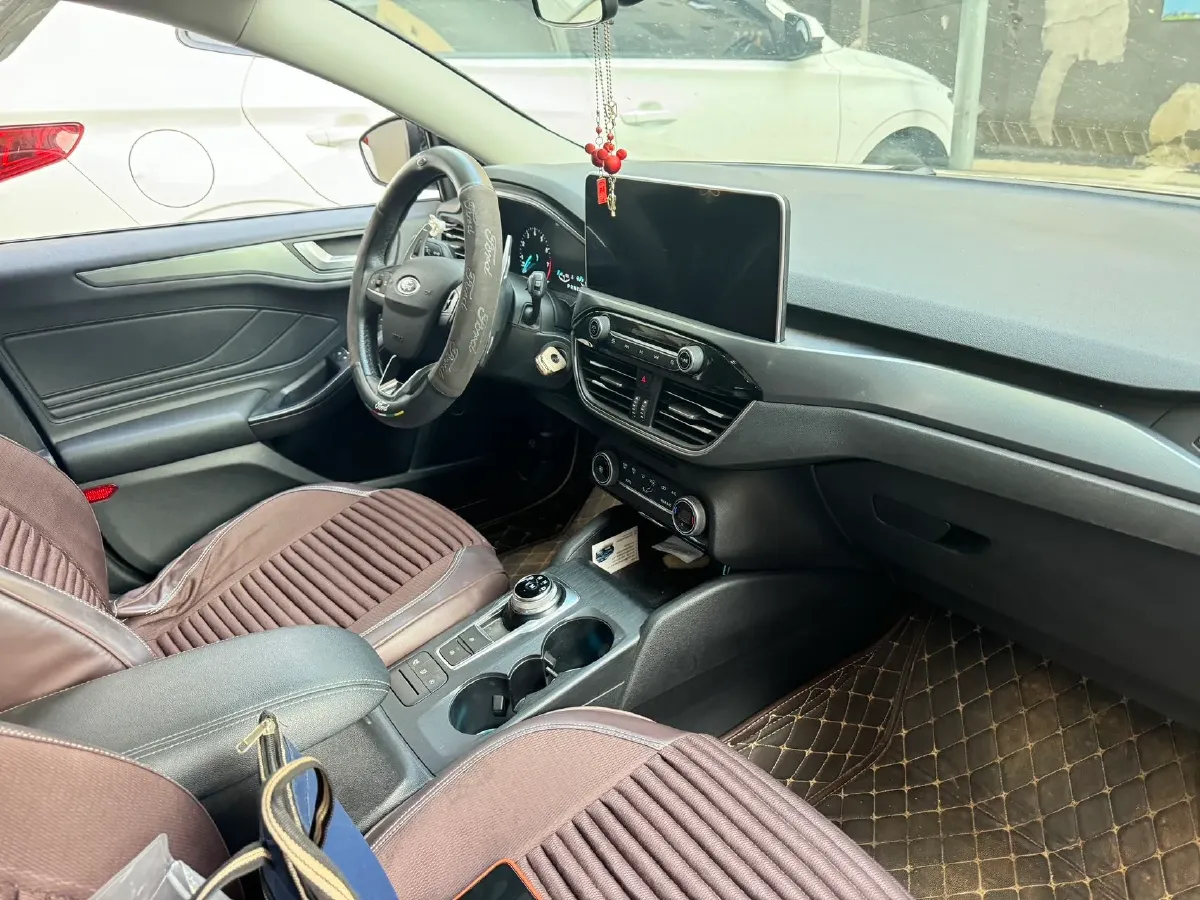 2020 Ford Focus Active 1.5T 174HP L3 8AT,autocango,china used car exporter,china ev exporter,chinese used car exporter,chinese used ev exporter