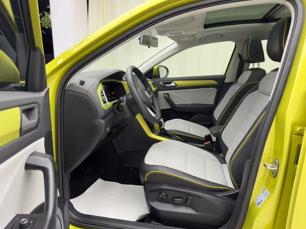 2023 Volkswagen T-Roc 1.4T 150HP L4 7DCT,autocango,china used car exporter,china ev exporter,chinese used car exporter,chinese used ev exporter