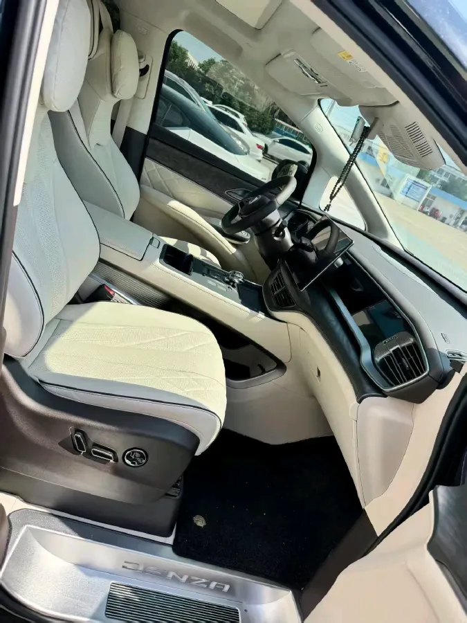 2024 Denza D9 1.5T 139HP L4 E-CVT PHEV 40KWH,autocango,china used car exporter,china ev exporter,chinese used car exporter,chinese used ev exporter