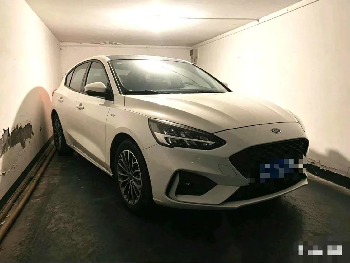 2021 Ford Focus 1.5T 174HP L3 8AT,autocango,china used car exporter,china ev exporter,chinese used car exporter,chinese used ev exporter