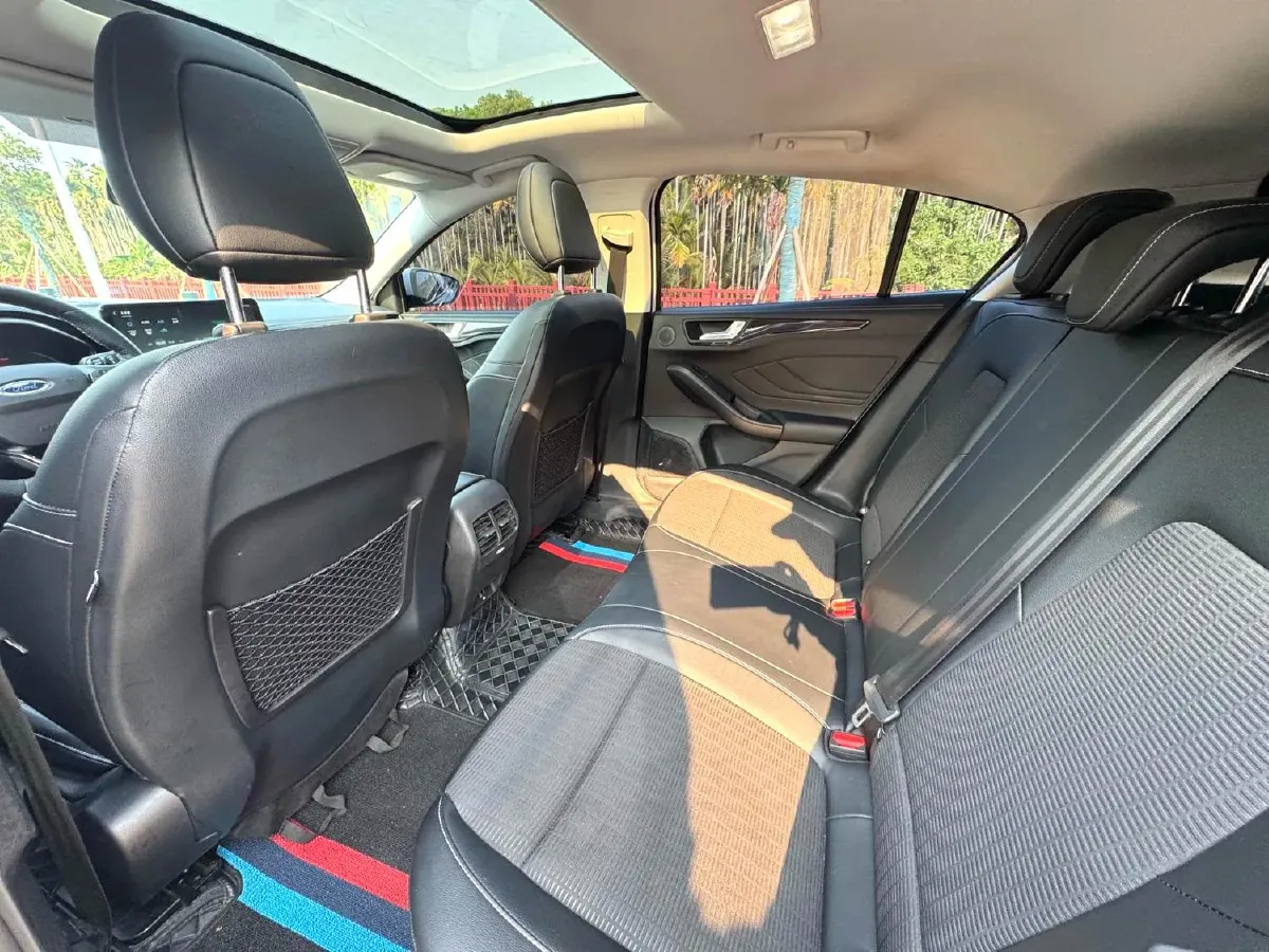 2021 Ford Focus 1.5T 174HP L3 8AT,autocango,china used car exporter,china ev exporter,chinese used car exporter,chinese used ev exporter