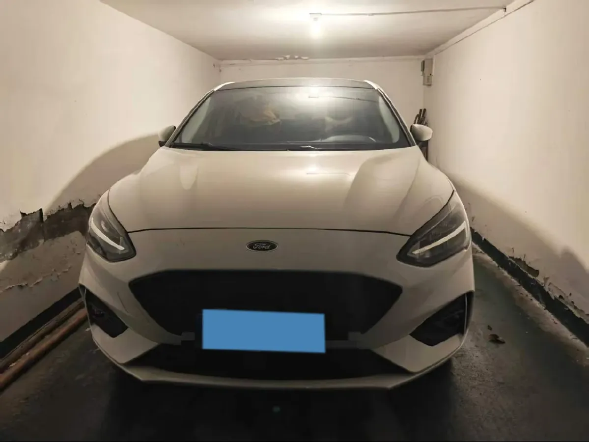 2021 Ford Focus 1.5T 174HP L3 8AT,autocango,china used car exporter,china ev exporter,chinese used car exporter,chinese used ev exporter
