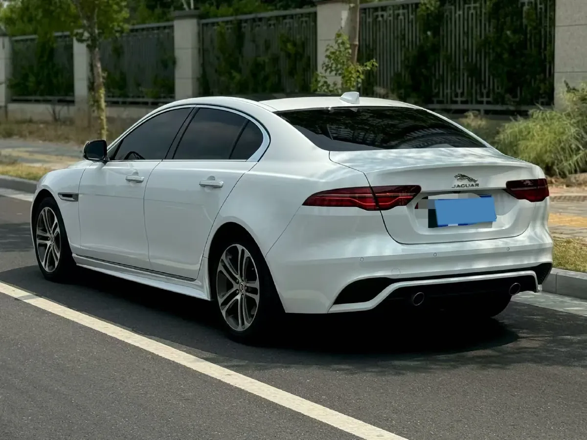 2022 Jaguar XEL 2.0T 250HP L4 8AT,autocango,china used car exporter,china ev exporter,chinese used car exporter,chinese used ev exporter