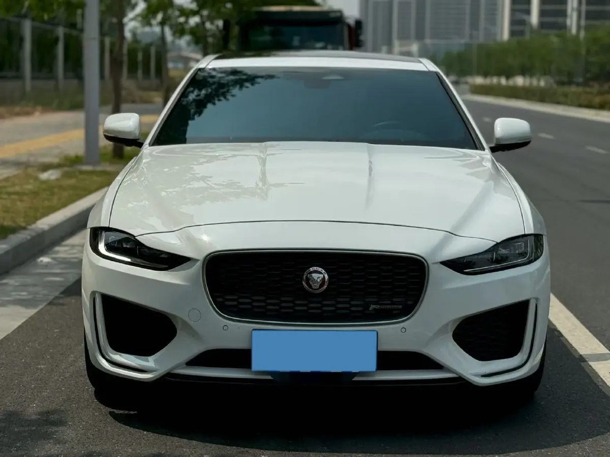2022 Jaguar XEL 2.0T 250HP L4 8AT,autocango,china used car exporter,china ev exporter,chinese used car exporter,chinese used ev exporter