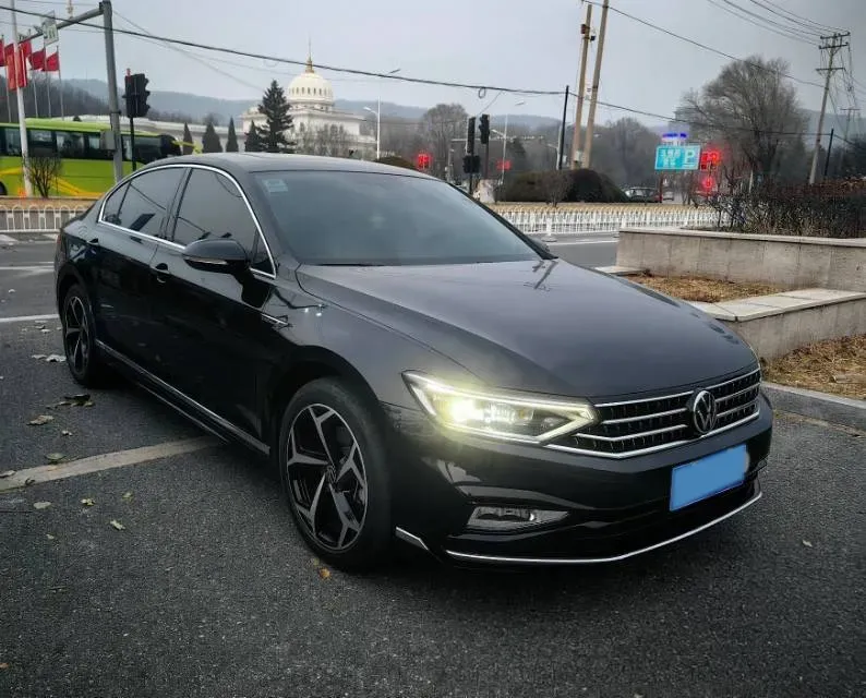 2023 Volkswagen Magotan 2.0T 186HP L4 7DCT,autocango,china used car exporter,china ev exporter,chinese used car exporter,chinese used ev exporter
