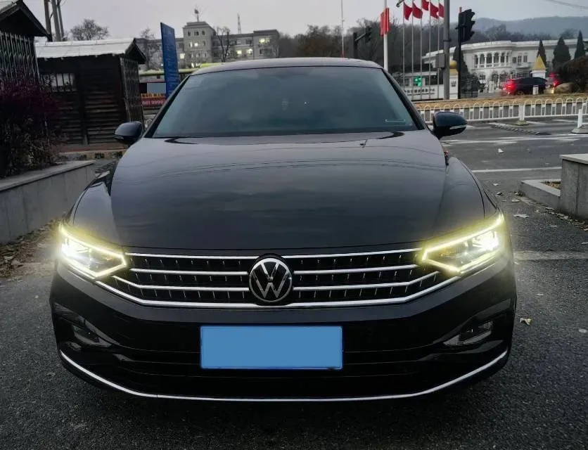 2023 Volkswagen Magotan 2.0T 186HP L4 7DCT,autocango,china used car exporter,china ev exporter,chinese used car exporter,chinese used ev exporter