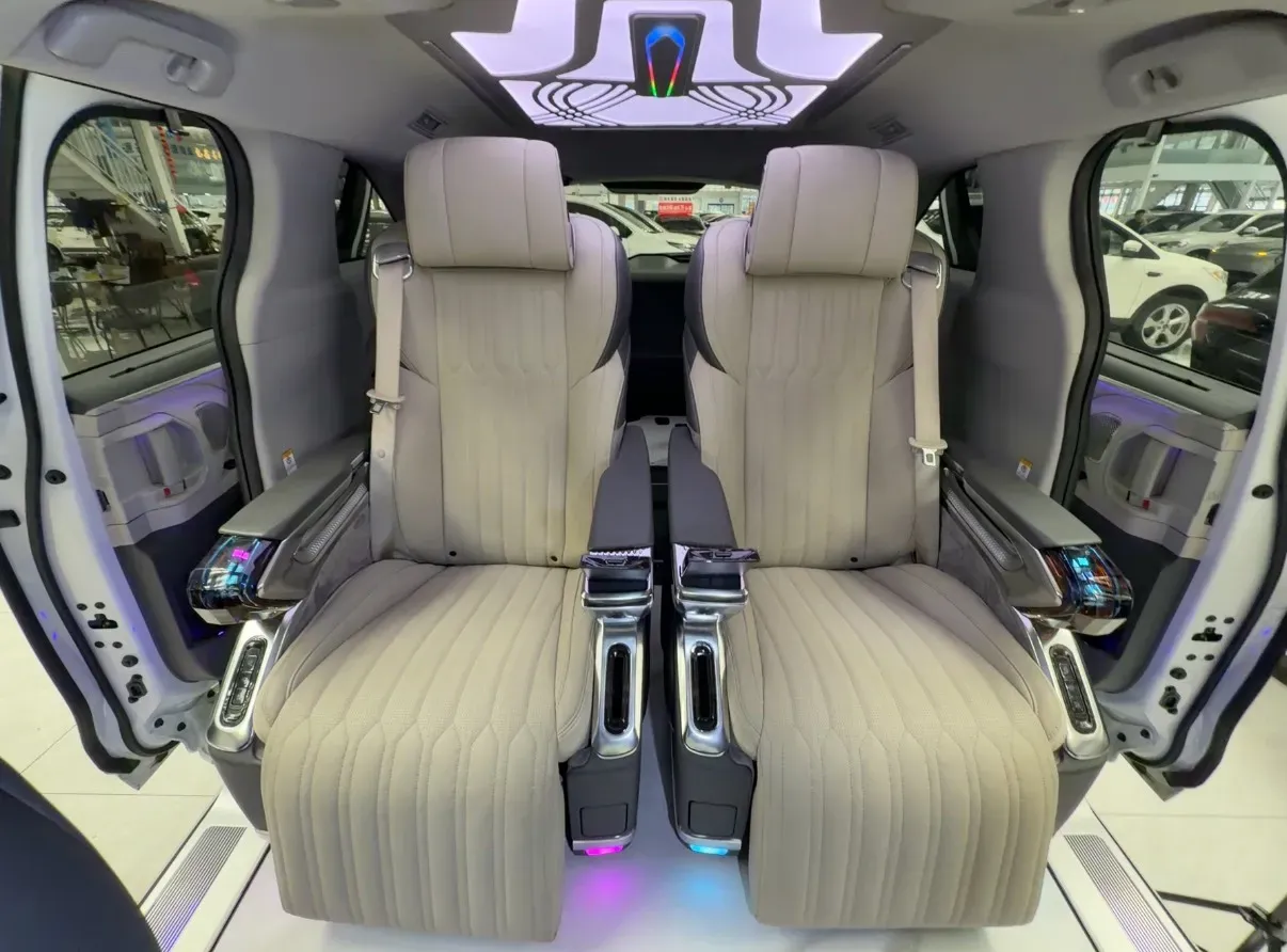 2024 Toyota Sienna 2.5L 189HP L4 E-CVT Hybrid,autocango,china used car exporter,china ev exporter,chinese used car exporter,chinese used ev exporter
