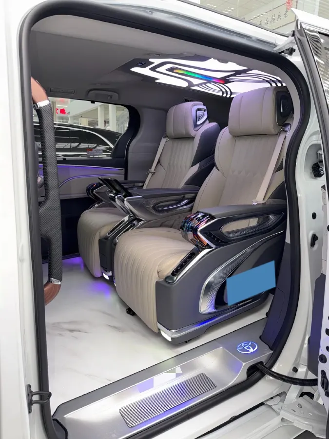 2024 Toyota Sienna 2.5L 189HP L4 E-CVT Hybrid,autocango,china used car exporter,china ev exporter,chinese used car exporter,chinese used ev exporter