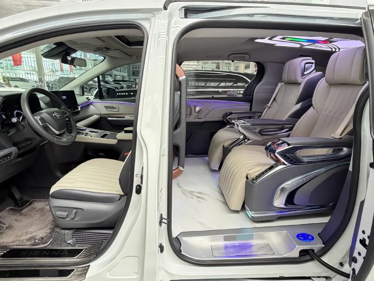 2024 Toyota Sienna 2.5L 189HP L4 E-CVT Hybrid,autocango,china used car exporter,china ev exporter,chinese used car exporter,chinese used ev exporter