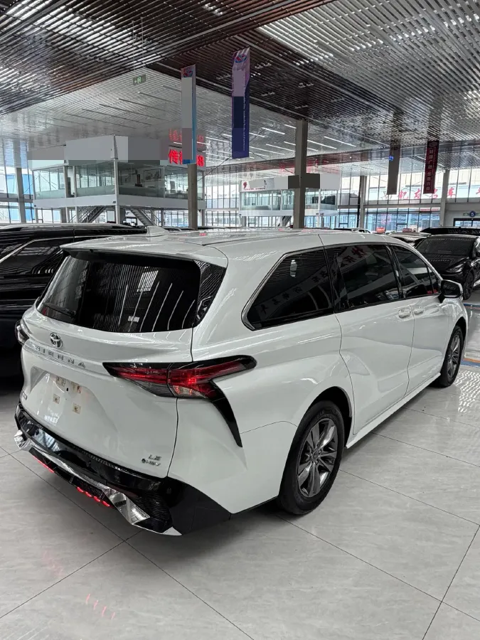 2024 Toyota Sienna 2.5L 189HP L4 E-CVT Hybrid,autocango,china used car exporter,china ev exporter,chinese used car exporter,chinese used ev exporter