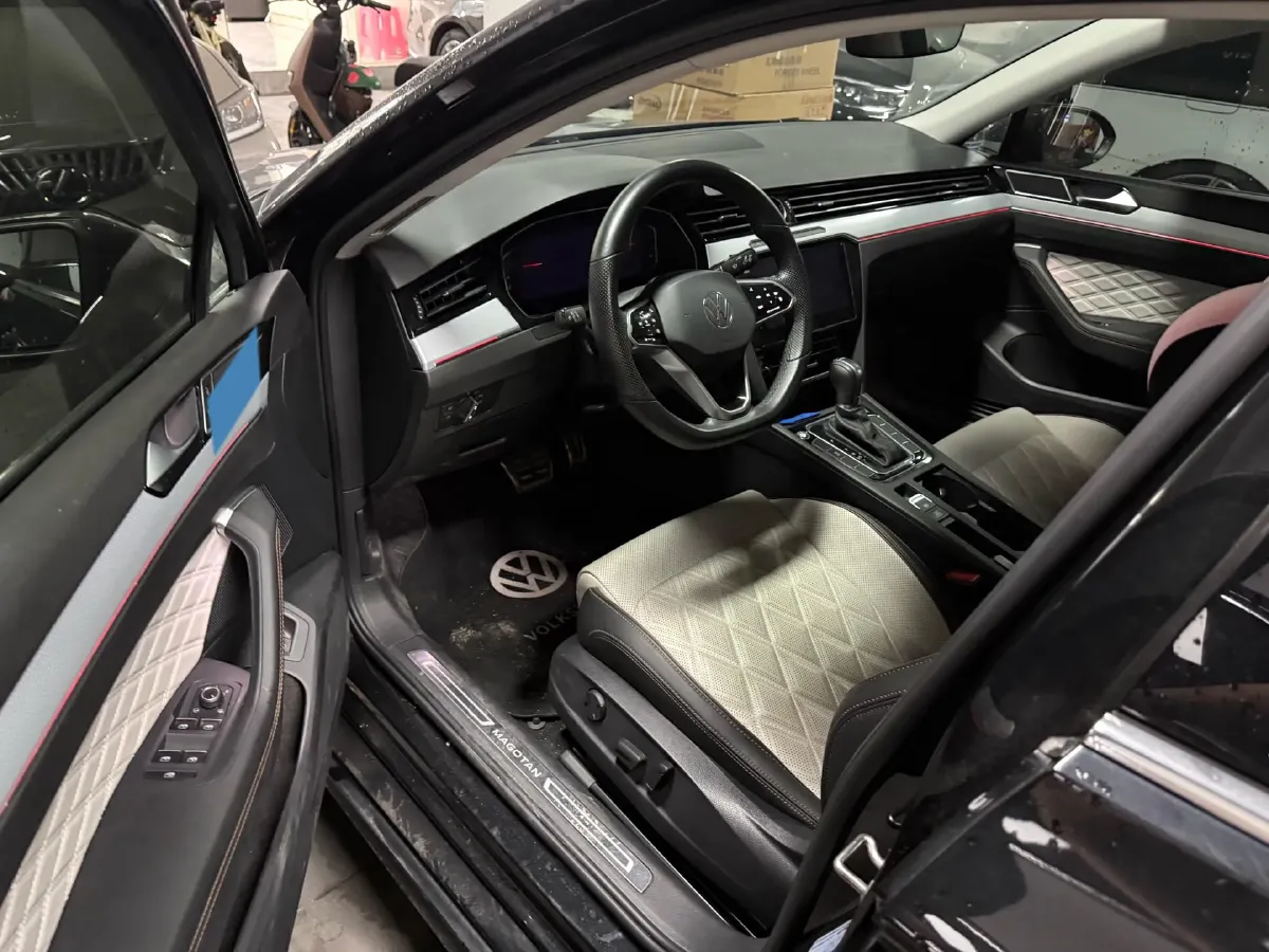 2023 Volkswagen Magotan 2.0T 186HP L4 7DCT,autocango,china used car exporter,china ev exporter,chinese used car exporter,chinese used ev exporter