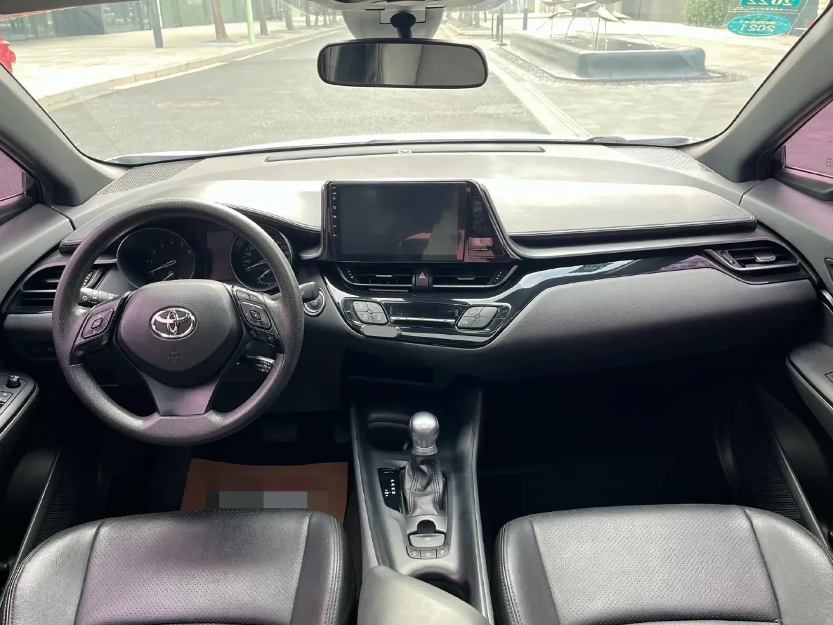 2020 Toyota C-HR 2.0L 171HP L4 CVT,autocango,china used car exporter,china ev exporter,chinese used car exporter,chinese used ev exporter