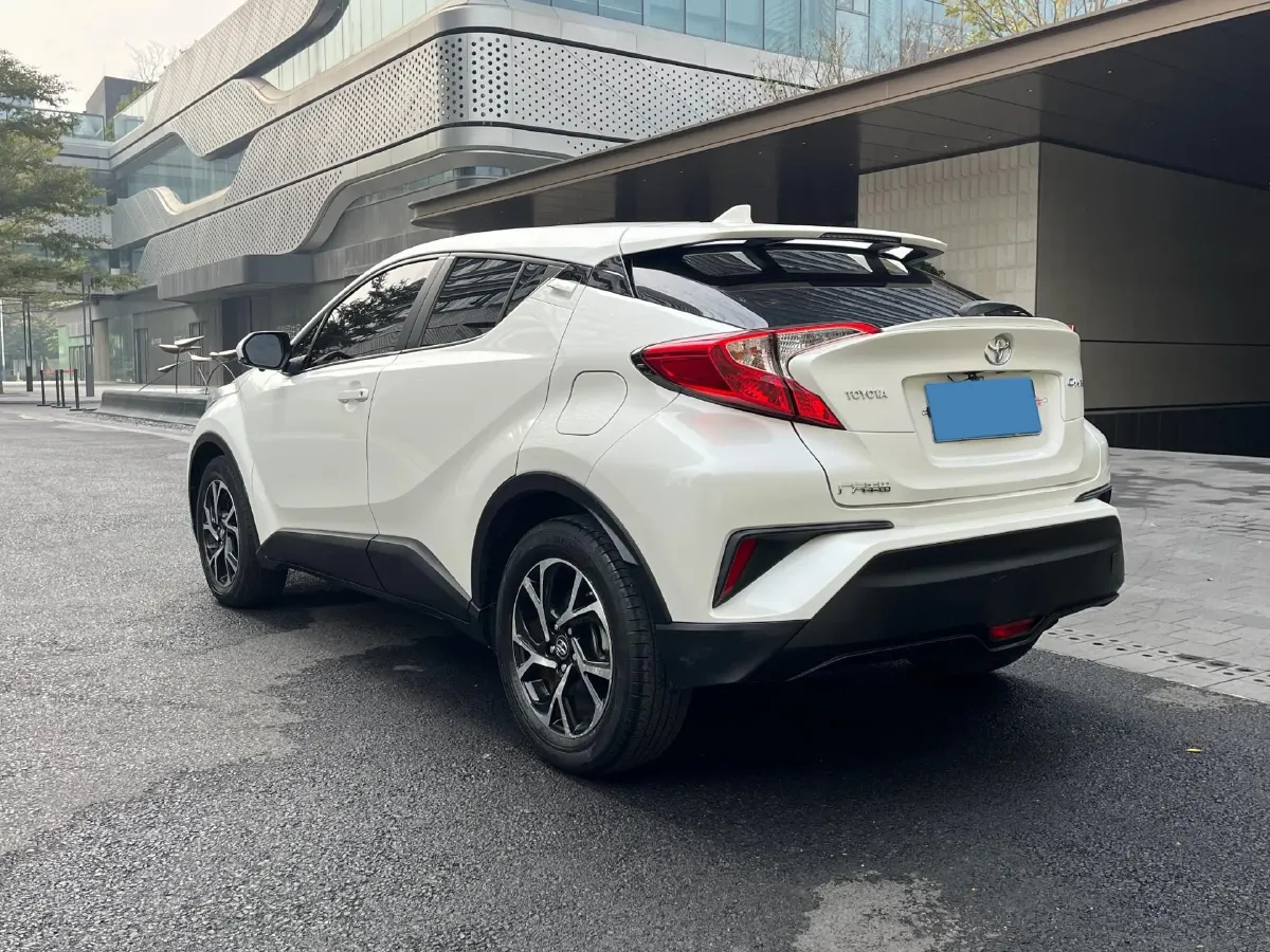 2020 Toyota C-HR 2.0L 171HP L4 CVT,autocango,china used car exporter,china ev exporter,chinese used car exporter,chinese used ev exporter