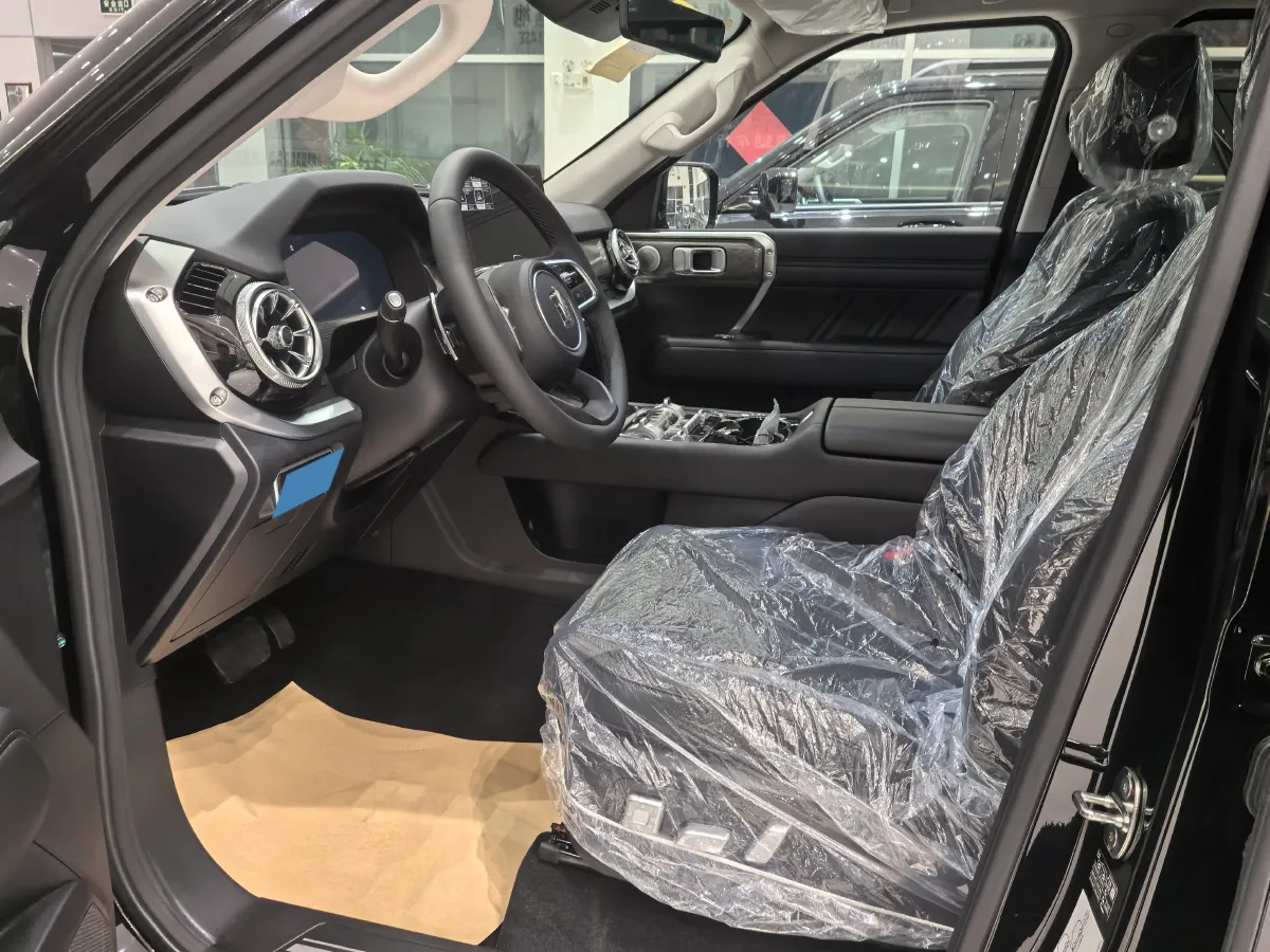 2026 Tank 400 2.0T 252HP L4 9AT PHEV,autocango,china used car exporter,china ev exporter,chinese used car exporter,chinese used ev exporter