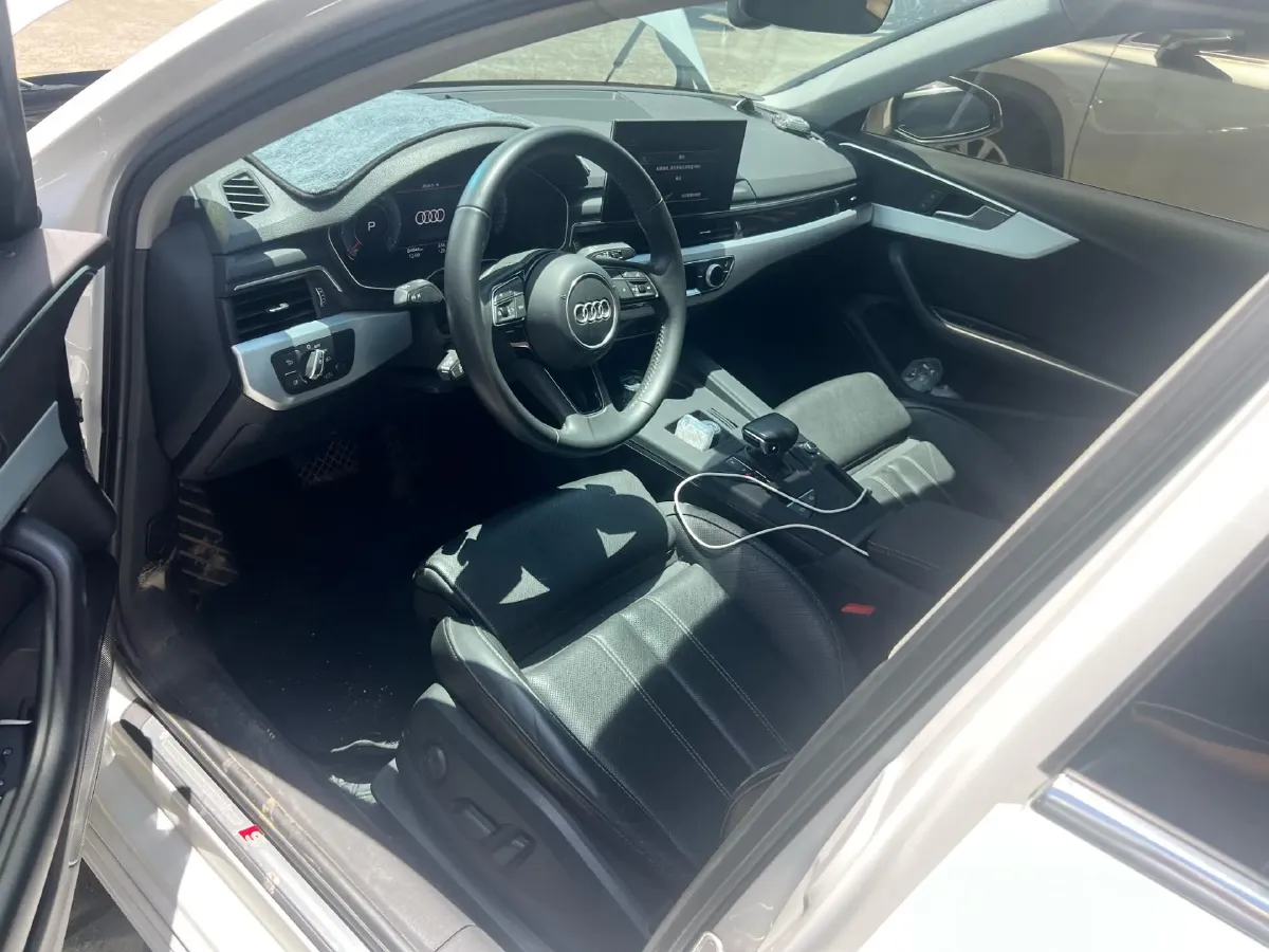 2020 Audi A4L 2.0T 190HP L4 7DCT,autocango,china used car exporter,china ev exporter,chinese used car exporter,chinese used ev exporter