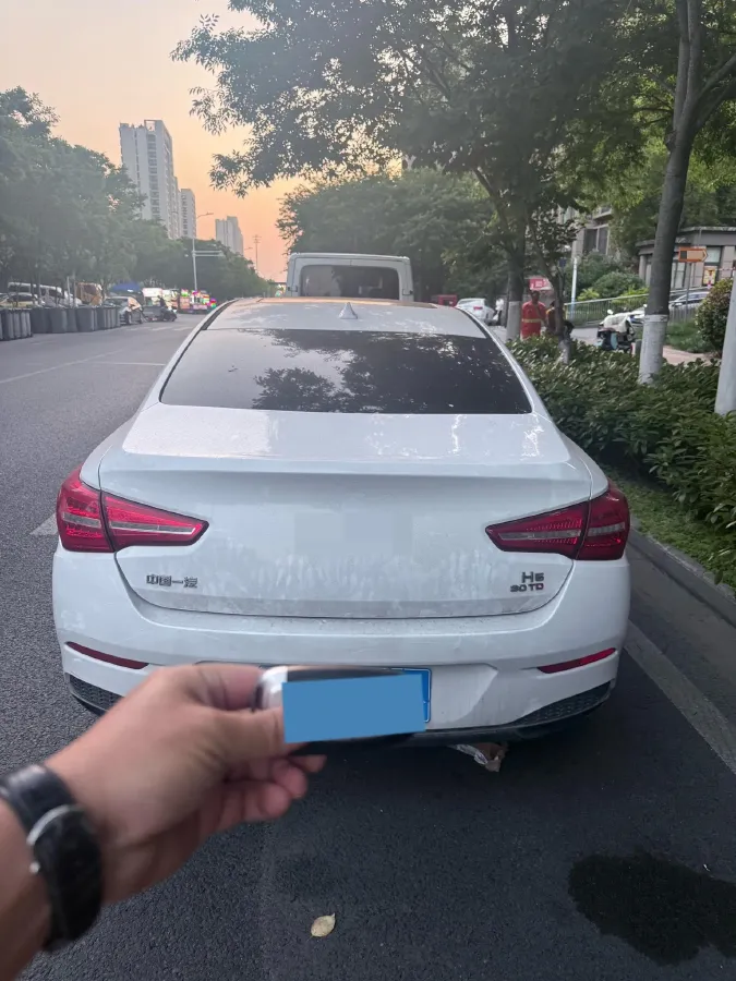 2018 HongQi H5 1.8T 186HP L4 6AT,autocango,china used car exporter,china ev exporter,chinese used car exporter,chinese used ev exporter