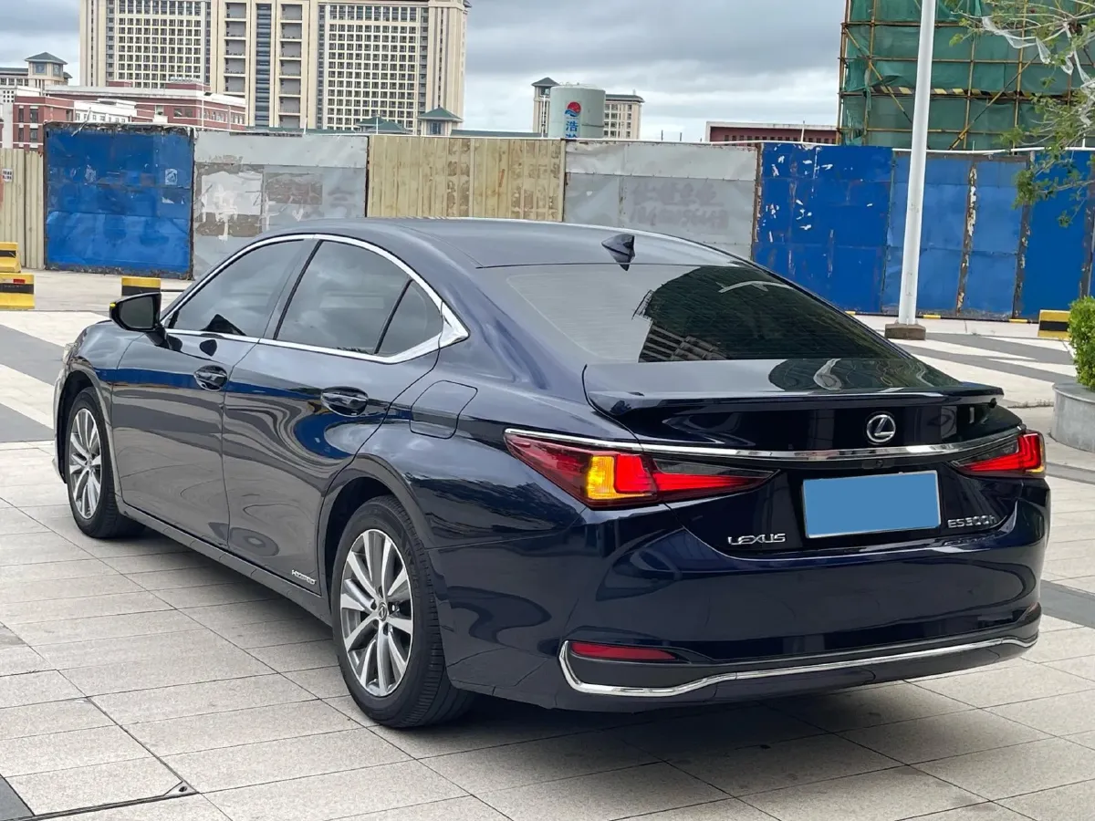 2020 Lexus ES 2.5L 178HP L4 E-CVT Hybrid,autocango,china used car exporter,china ev exporter,chinese used car exporter,chinese used ev exporter