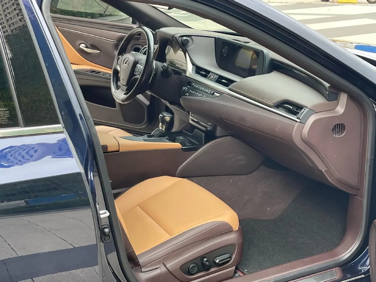 2020 Lexus ES 2.5L 178HP L4 E-CVT Hybrid,autocango,china used car exporter,china ev exporter,chinese used car exporter,chinese used ev exporter