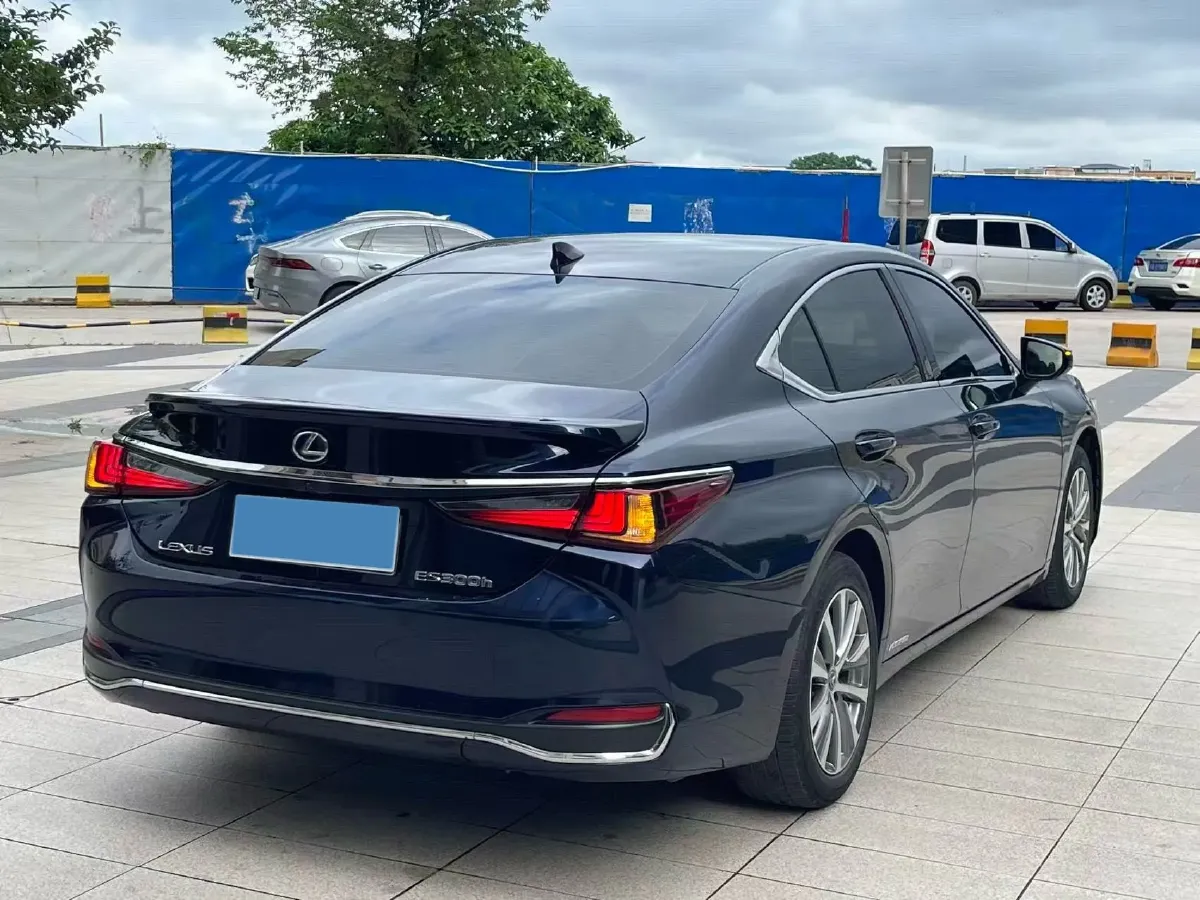 2020 Lexus ES 2.5L 178HP L4 E-CVT Hybrid,autocango,china used car exporter,china ev exporter,chinese used car exporter,chinese used ev exporter