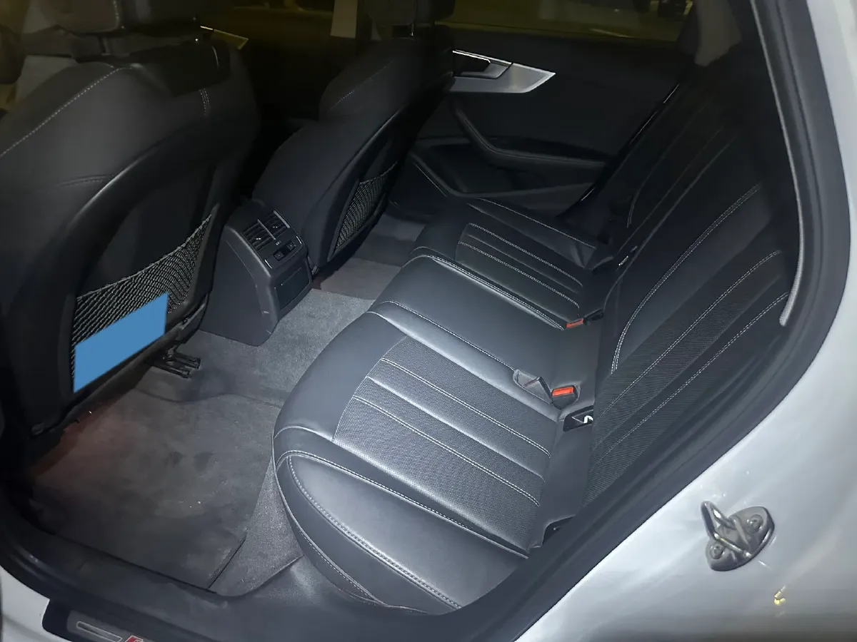 2022 Audi A4L 2.0T 190HP L4 7DCT,autocango,china used car exporter,china ev exporter,chinese used car exporter,chinese used ev exporter