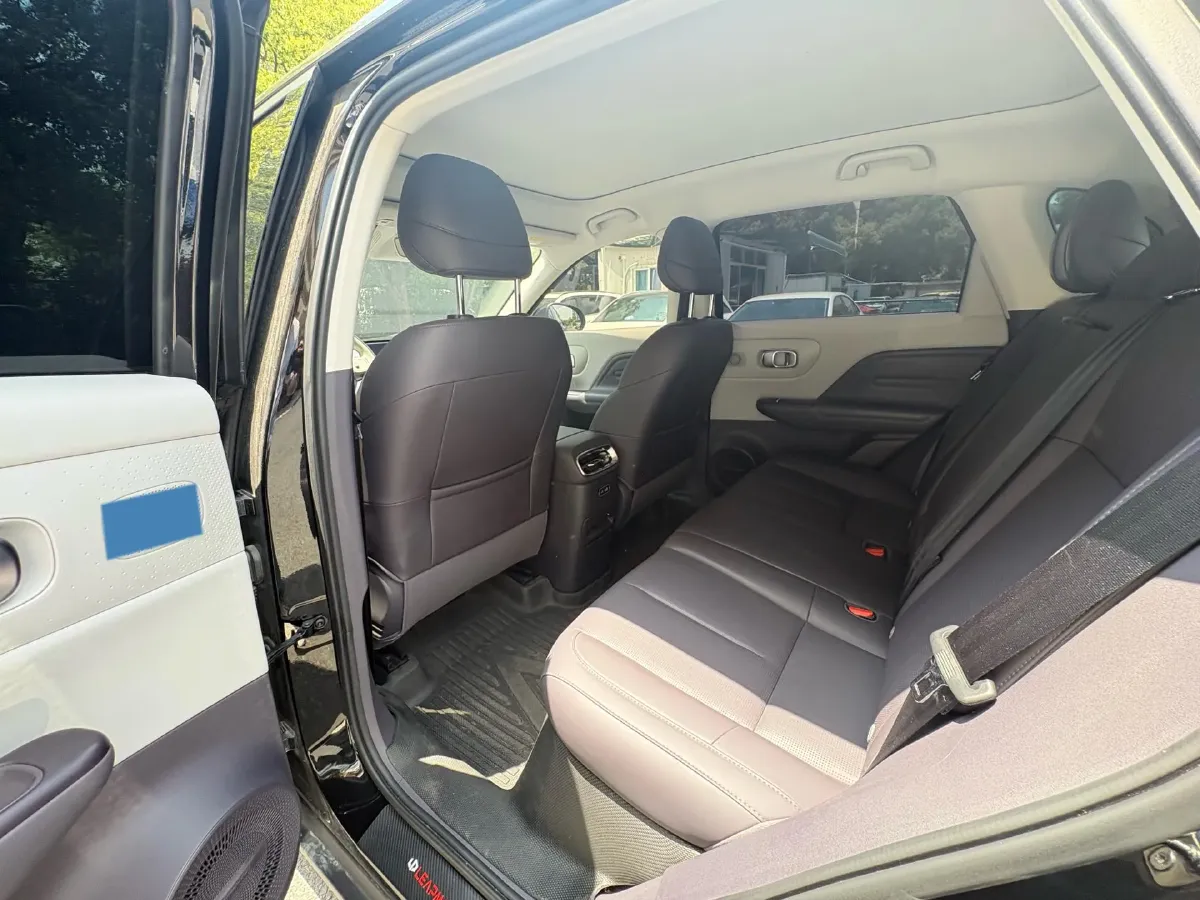 2025 Leapmotor B10 BEV 56.2KWH,autocango,china used car exporter,china ev exporter,chinese used car exporter,chinese used ev exporter