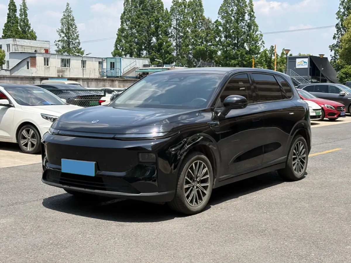 2025 Leapmotor B10 BEV 56.2KWH,autocango,china used car exporter,china ev exporter,chinese used car exporter,chinese used ev exporter