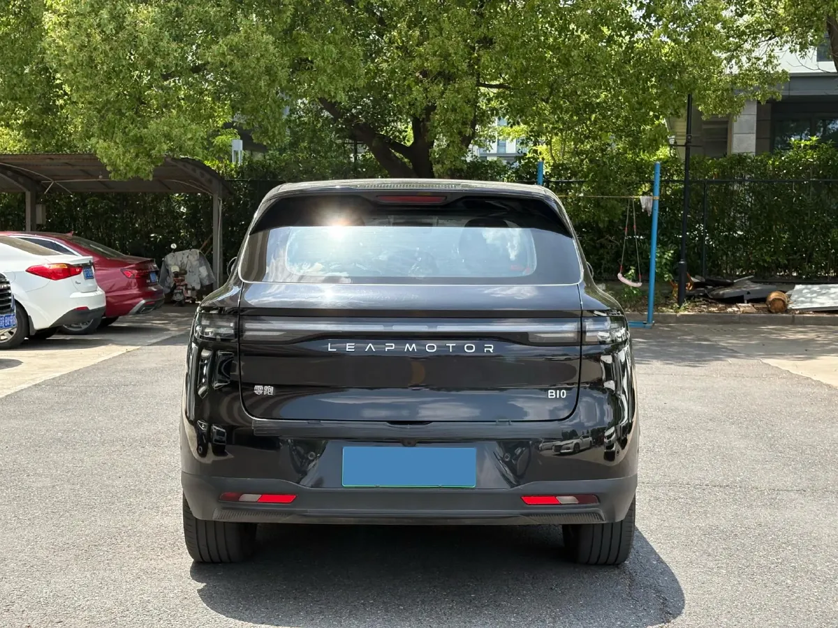 2025 Leapmotor B10 BEV 56.2KWH,autocango,china used car exporter,china ev exporter,chinese used car exporter,chinese used ev exporter