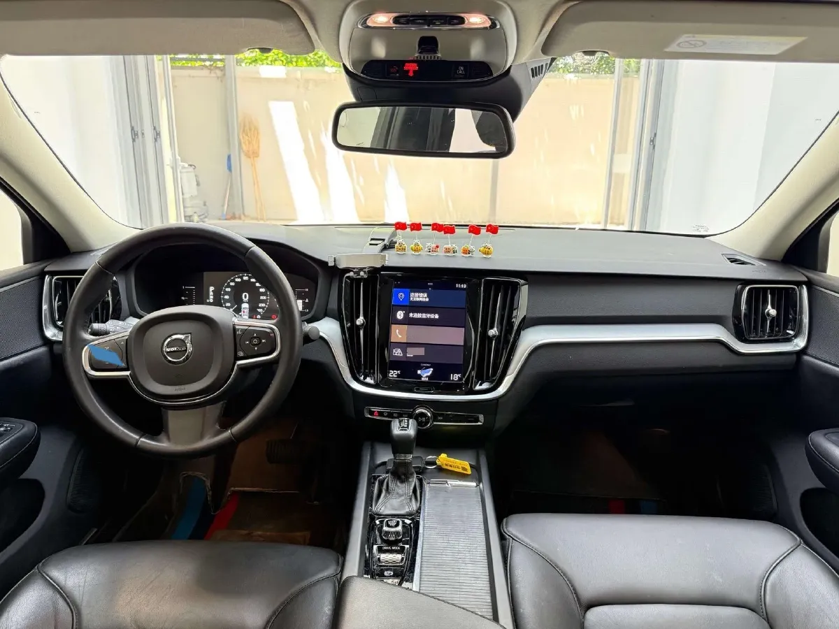 2020 Volvo S60 2.0T 163HP L4 8AT,autocango,china used car exporter,china ev exporter,chinese used car exporter,chinese used ev exporter