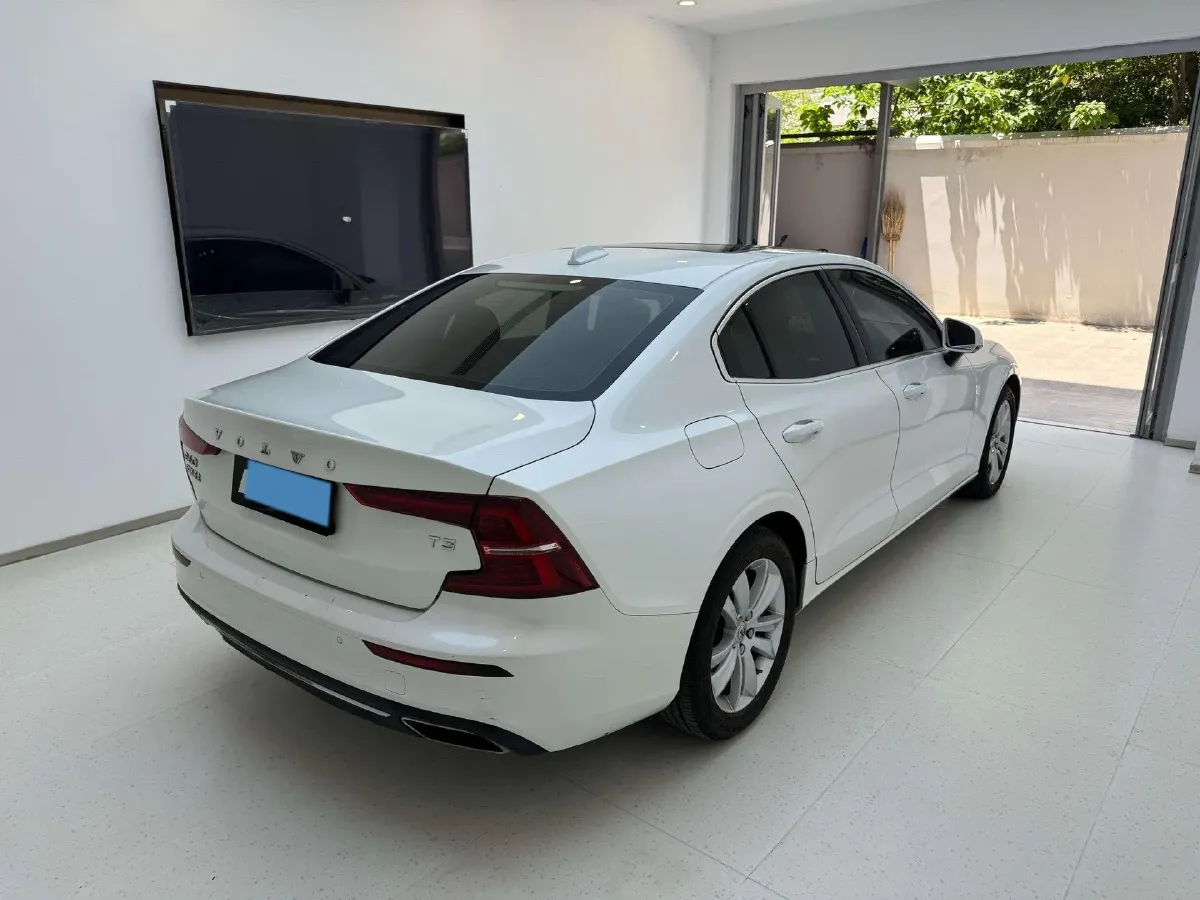 2020 Volvo S60 2.0T 163HP L4 8AT,autocango,china used car exporter,china ev exporter,chinese used car exporter,chinese used ev exporter