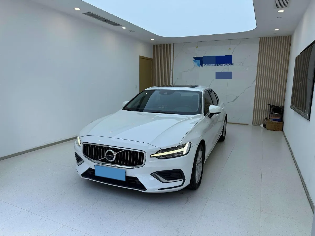 2020 Volvo S60 2.0T 163HP L4 8AT,autocango,china used car exporter,china ev exporter,chinese used car exporter,chinese used ev exporter