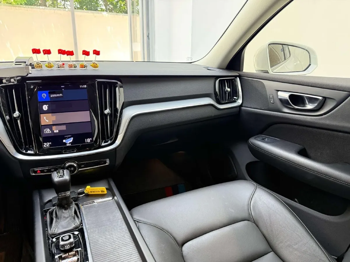 2020 Volvo S60 2.0T 163HP L4 8AT,autocango,china used car exporter,china ev exporter,chinese used car exporter,chinese used ev exporter