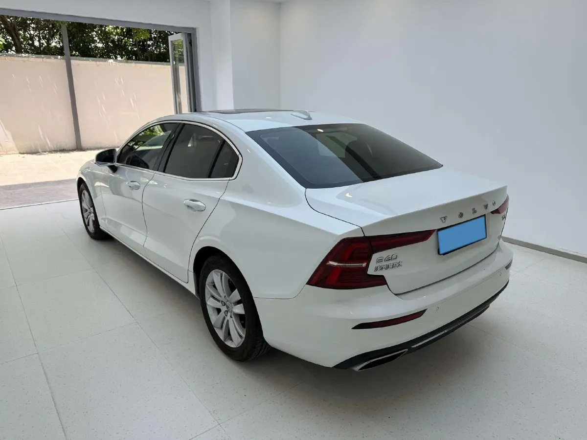 2020 Volvo S60 2.0T 163HP L4 8AT,autocango,china used car exporter,china ev exporter,chinese used car exporter,chinese used ev exporter
