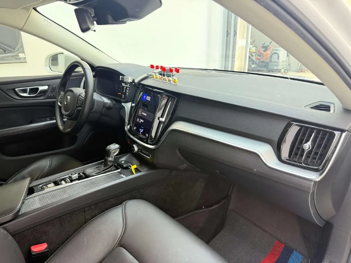 2020 Volvo S60 2.0T 163HP L4 8AT,autocango,china used car exporter,china ev exporter,chinese used car exporter,chinese used ev exporter