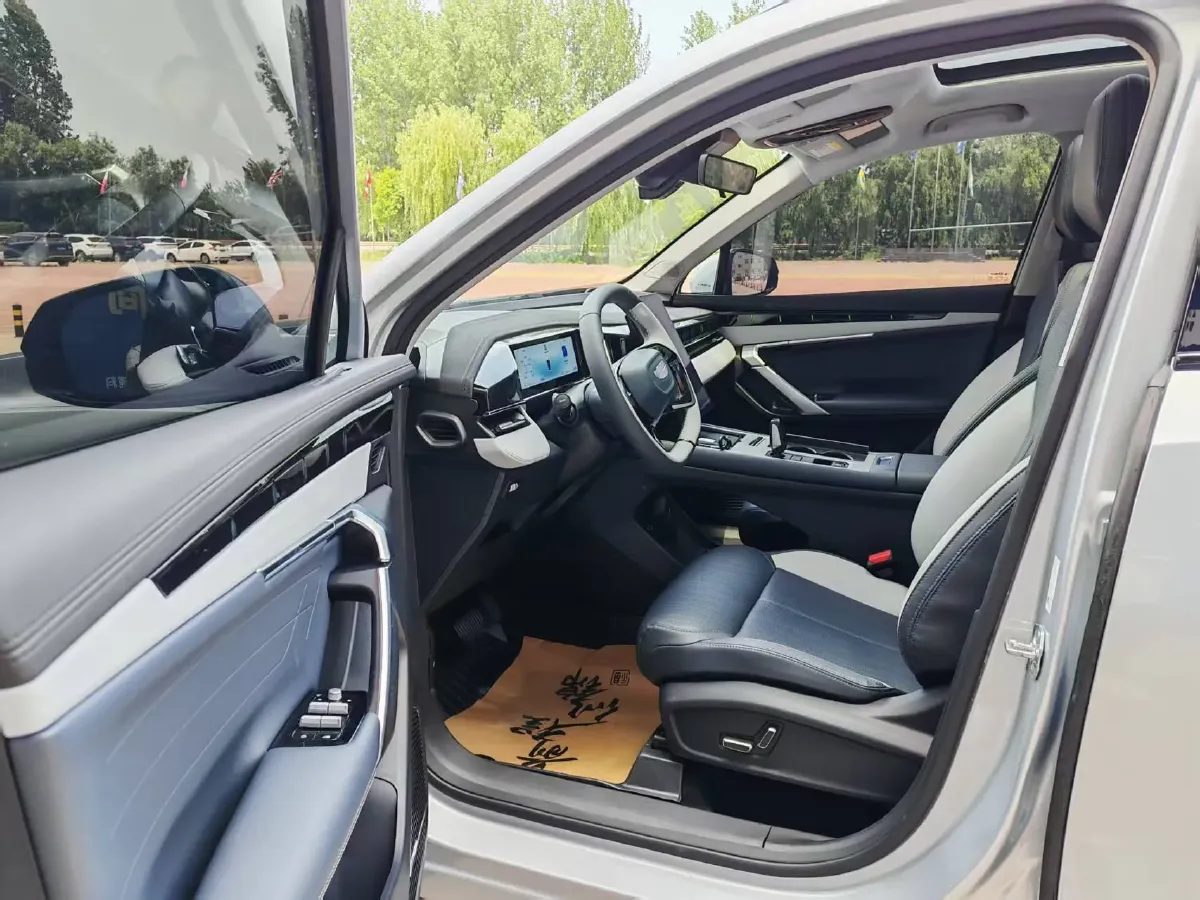 2025 Geely StarRay 1.5T 181HP L4 7DCT,autocango,china used car exporter,china ev exporter,chinese used car exporter,chinese used ev exporter