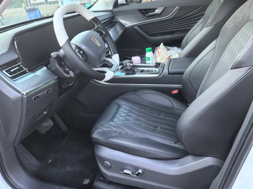 2025 HongQi HS5 2.0T 252HP L4 8AT,autocango,china used car exporter,china ev exporter,chinese used car exporter,chinese used ev exporter