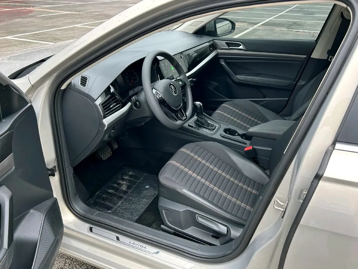 2021 Volkswagen Lavida 1.4T 150HP L4 7DCT,autocango,china used car exporter,china ev exporter,chinese used car exporter,chinese used ev exporter