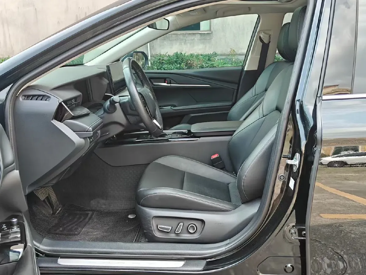 2024 Toyota Camry 2.0L 173HP L4 CVT,autocango,china used car exporter,china ev exporter,chinese used car exporter,chinese used ev exporter