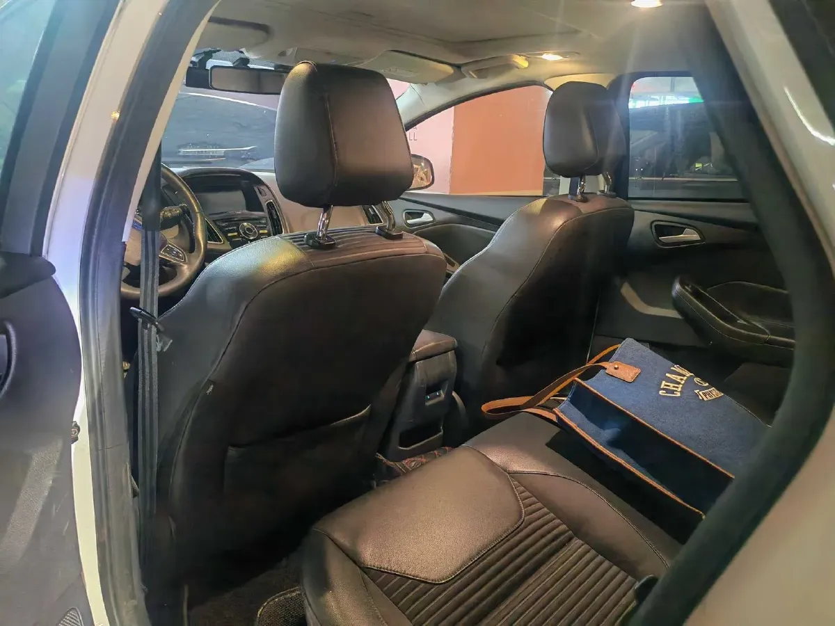 2018 Ford Focus 1.0T 125HP L3 6AT,autocango,china used car exporter,china ev exporter,chinese used car exporter,chinese used ev exporter